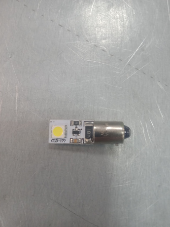 Светодиод 12V T4W BA9s  2SMD (повт.ук.пов.габар.) белый (size 5050) c резистором (YADA) "витринный образец"