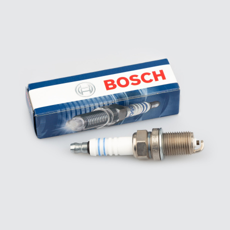 Свеча зажигания BOSCH 0242235666 (1шт.)